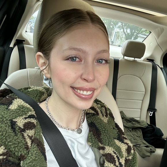 Meet your Posher, Jensen - Picture 2 of 2